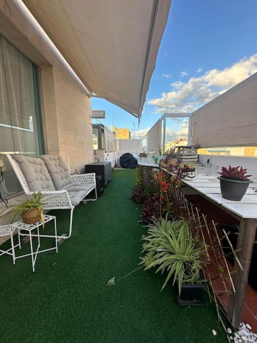 Atico Triana Con Terraza Appartamento
